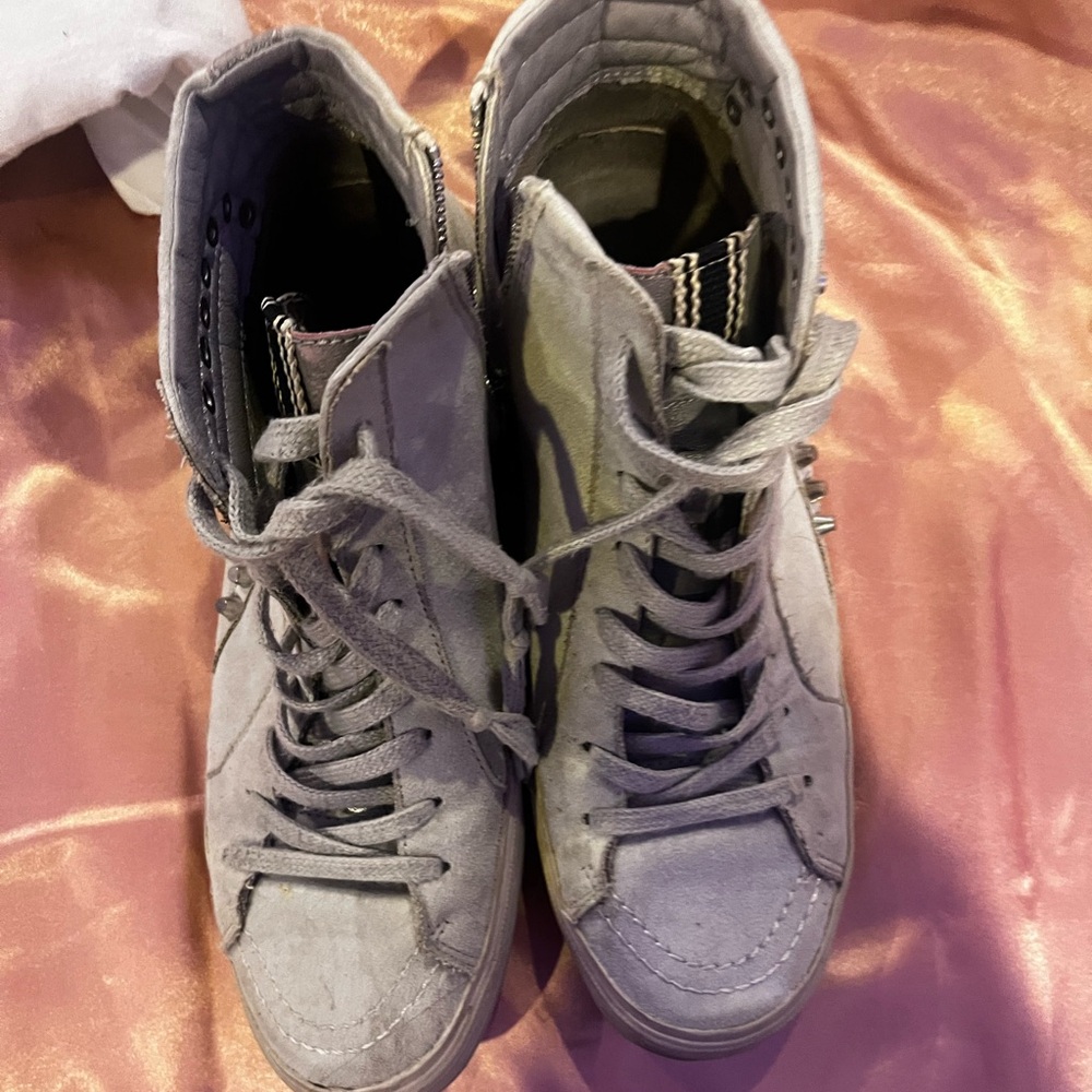 Shu shop shoes.  !!!broken zipper!!!